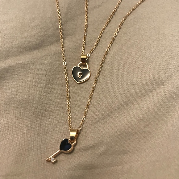 Heart and Heart Key Necklace Set in Gold Tone - New, never worn - Picture 2 of 13
